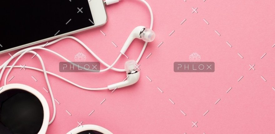 demo-attachment-780-studio-shot-of-white-accessories-on-pink-back-7E4JTGC@2x